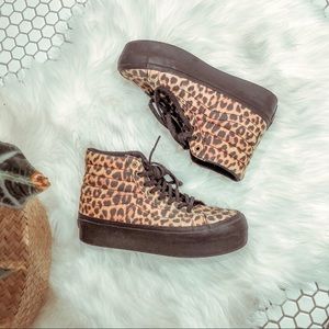 ✖️SOLD✖️ Vans Sk8-Hi Leopard Platform Sneaker